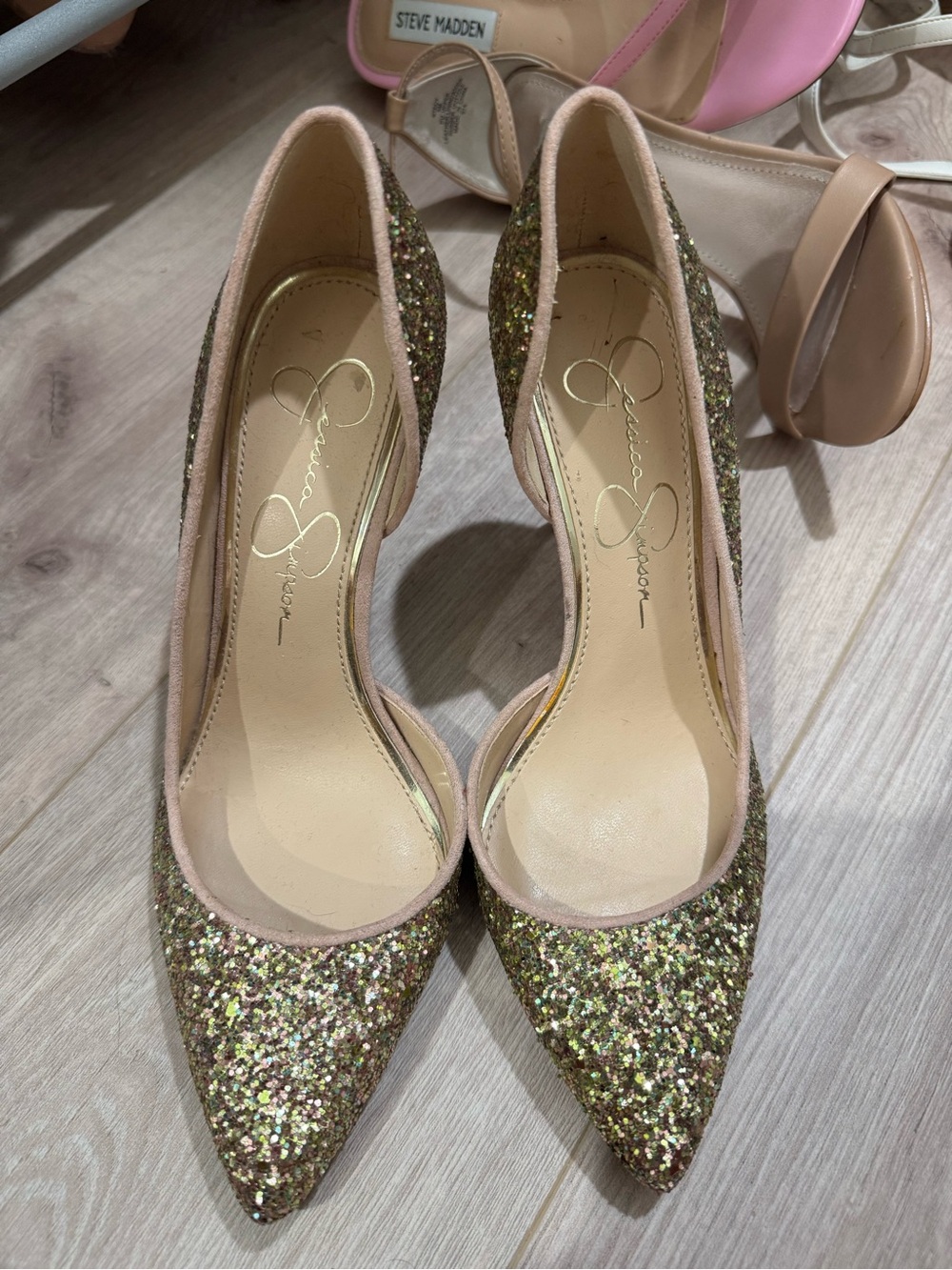 Jessica Simpson Gold Glitter Pointed Pumps with Blush Trim